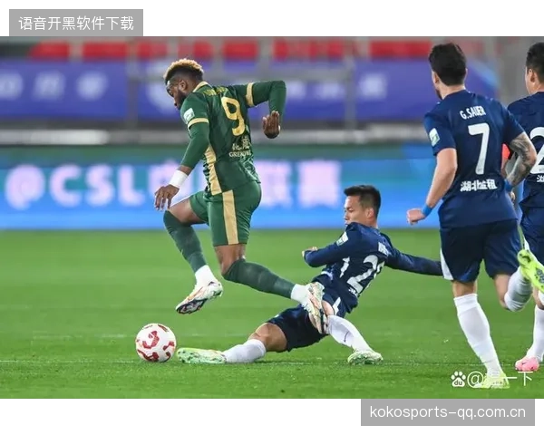 武汉三镇中路连续打出高质量配合